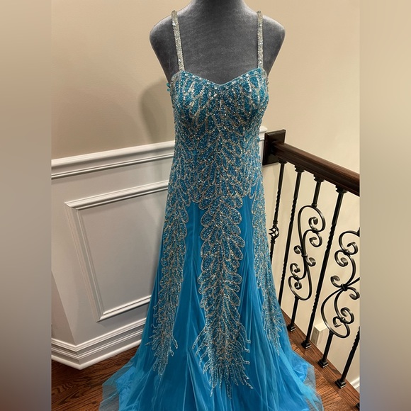 Dresses & Skirts - Dress